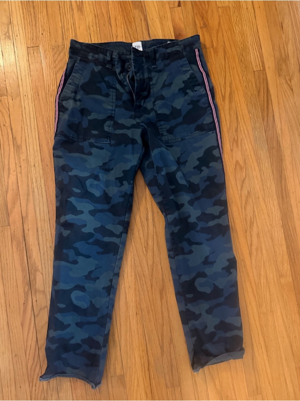 Women’s GAP Navy Blue Camouflage Girlfriend Khaki with pink Side Stripe